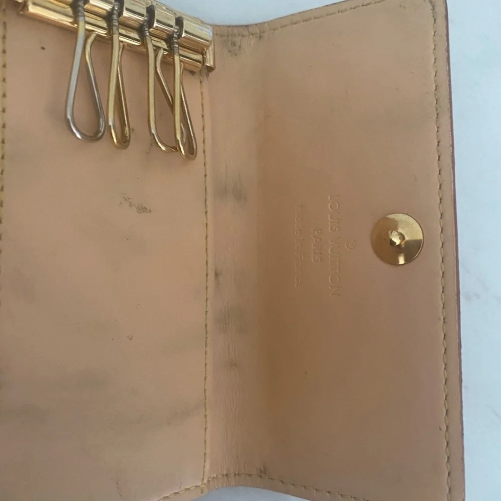 Louis Vuitton Key Holder - Picture 3 of 13